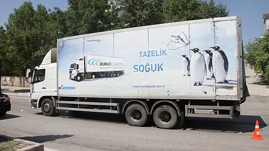 Elazığ'da kamyonun altında kalan çocuk hayatını kaybetti..