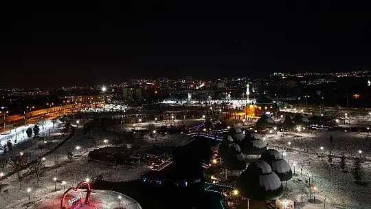 Elazığ'da kar kartpostallık görüntüler oluşturdu