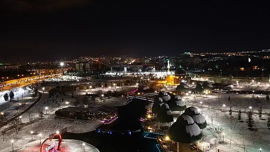 Elazığ'da kar kartpostallık görüntüler oluşturdu