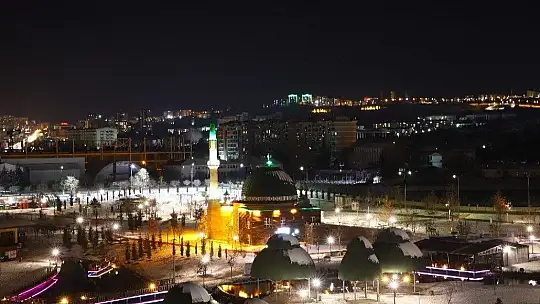 Elazığ'da kar kartpostallık görüntüler oluşturdu