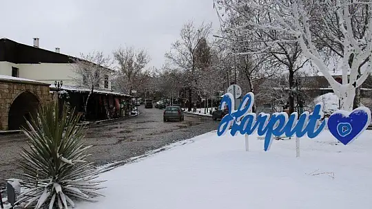Elazığ'da kar yağışı, Harput beyaz gelinliğini giydi