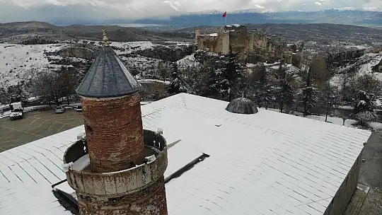 Elazığ'da kar yağışı, Harput beyaz gelinliğini giydi