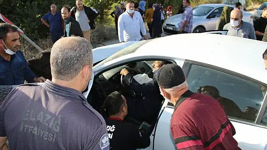 Elazığ'da kazada araçta sıkışan 4 yaralı için ekipler seferber oldu