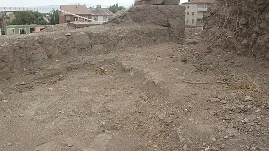 Elazığ'da kentsel dönüşüm kazısında Osmanlı dönemine ait tarihi kilise bulundu