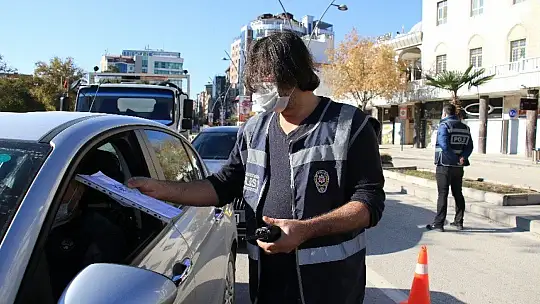 Elazığ'da kısıtlama kapsamında denetimler gün boyu sürdü