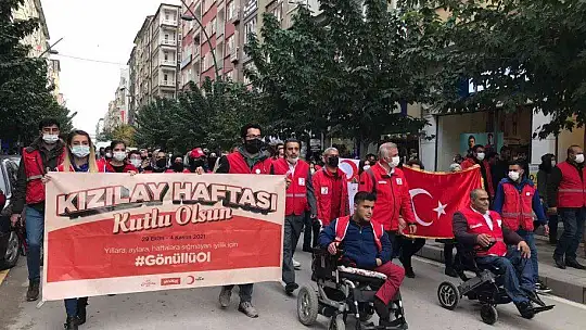 Elazığ'da Kızılay Haftası yürüyüşü