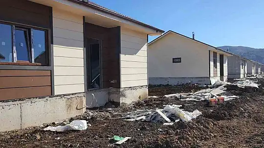 Elazığ'da köy konutlarının yapımı sürüyor