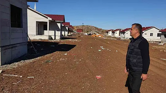 Elazığ'da köy konutlarının yapımı sürüyor