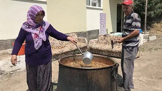 Elazığ'da köylerde doğal pekmez yapımı başladı