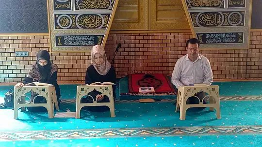 Hafızlık ve Kur'an-ı Kerim'i yüzünden güzel okuma yarışması yapıldı