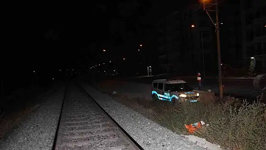 Elazığ'da makinistin ihbarı polisi alarma geçirdi, raylar didik didik arandı