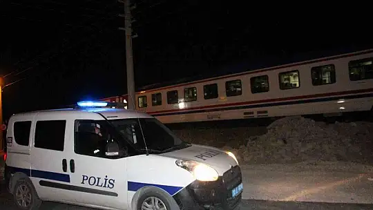 Elazığ'da makinistin ihbarı polisi alarma geçirdi, raylar didik didik arandı