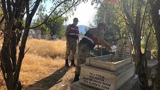Elazığ'da Mehmetçik'ten şehitlik hassasiyeti