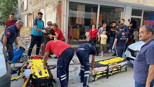 Elazığ'da minibüs ile otomobil çarpıştı: 7 yaralı