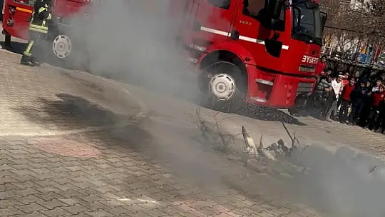 Elazığ'da minik öğrencilere itfaiye eğitimi