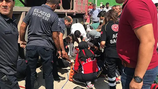 Elazığ'da motosiklet kamyonun altına girdi: 1 ölü, 1 ağır yaralı