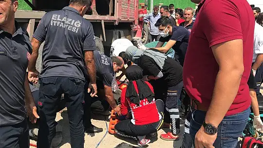 Elazığ'da motosiklet kamyonun altına girdi: 1 ölü, 1 ağır yaralı