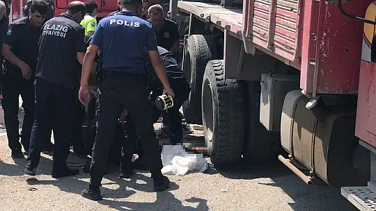 Elazığ'da motosiklet kamyonun altına girdi: 1 ölü, 1 ağır yaralı