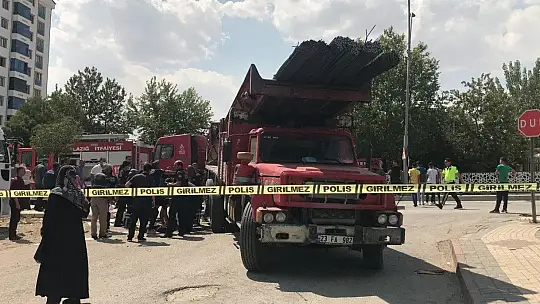 Elazığ'da motosiklet kamyonun altına girdi: 1 ölü, 1 ağır yaralı