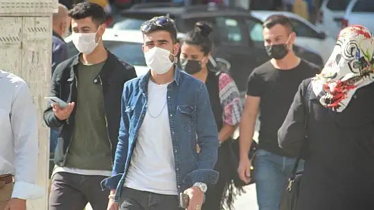 Elazığ'da o caddelerde sigara içme yasağı başladı, vatandaşlar destek verdi