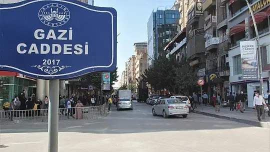 Elazığ'da o caddelerde sigara içme yasağı başladı, vatandaşlar destek verdi