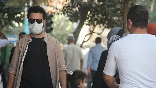 Elazığ'da o caddelerde sigara içme yasağı başladı, vatandaşlar destek verdi