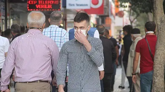 Elazığ'da o caddelerde sigara içme yasağı başladı, vatandaşlar destek verdi