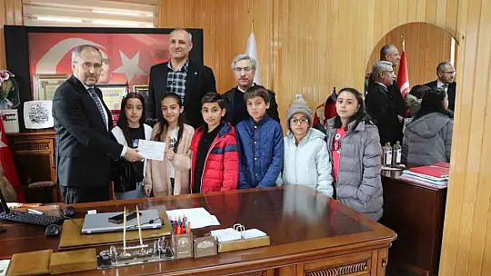 Elazığ'da öğrencilerden Filistin'e anlamlı destek