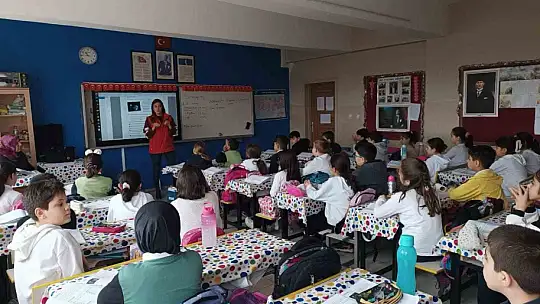 Elazığ'da öğrencilere, Deneyap Teknoloji Atölyesi tanıtıldı