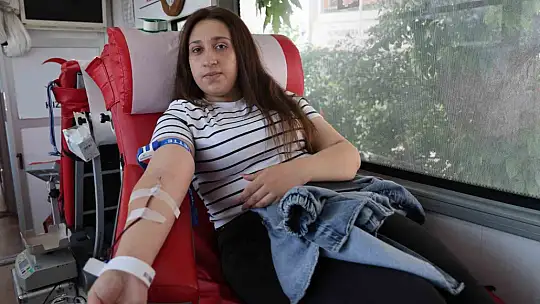 Elazığ'da öğretmen ve öğrenciler kan bağışında bulundu