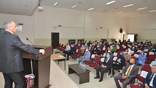 Elazığ'da okul müdürlerine proje eğitimleri veriliyor