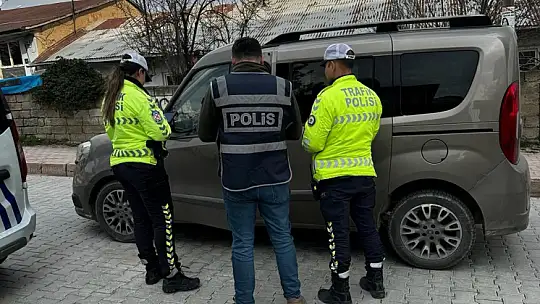 Elazığ'da okul önü denetimleri sürüyor