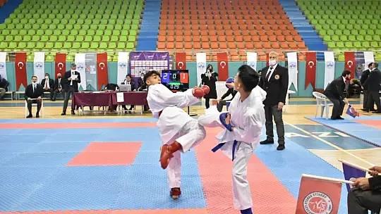 Elazığ'da okul sporları müsabakaları başladı