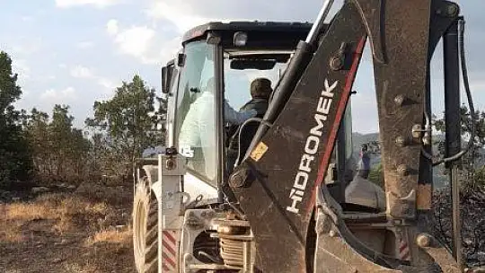 Elazığ'da ormanlık alanda çıkan yangın büyümeden söndürüldü