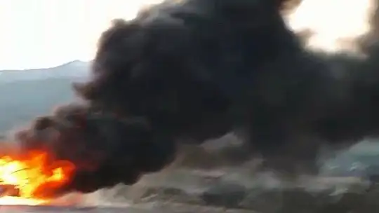 Elazığ'da otomobil alev alev yandı, patlama sesleri korkuttu