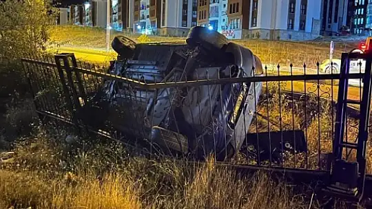 Elazığ'da otomobil bahçeye yuvarlandı: 1 yaralı