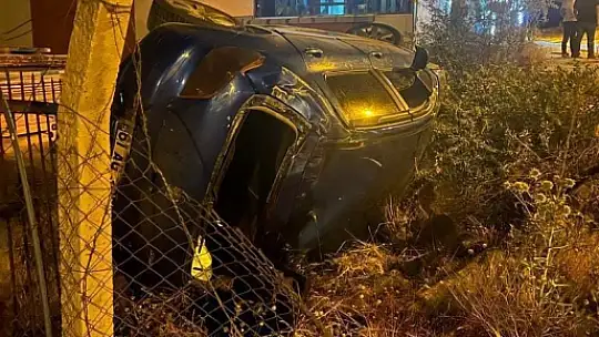 Elazığ'da otomobil bahçeye yuvarlandı: 1 yaralı