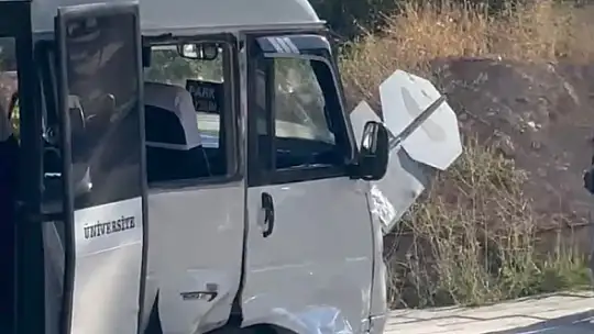 Elazığ'da otomobil ile minibüs çarpıştı: 1 yaralı