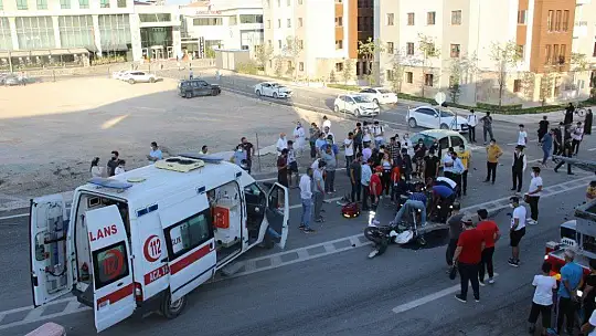 Elazığ'da otomobil ile motosiklet çarpıştı, kurye hayatını kaybetti
