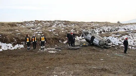 Elazığ'da otomobil takla attı: 1 ölü, 1 yaralı