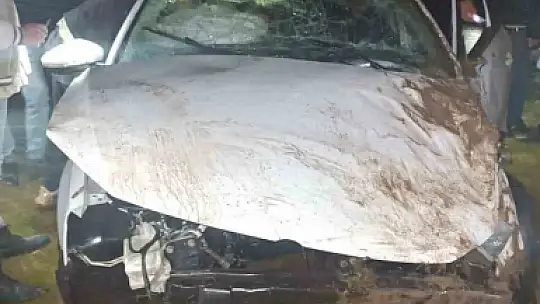 Elazığ'da otomobil takla attı: 2 yaralı