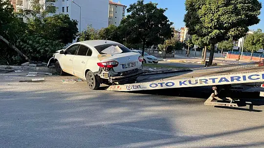 Elazığ'da otomobil yayaya çarptı: 1 yaralı