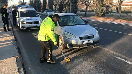 Elazığ'da otomobilin çarptığı kadın yaralandı