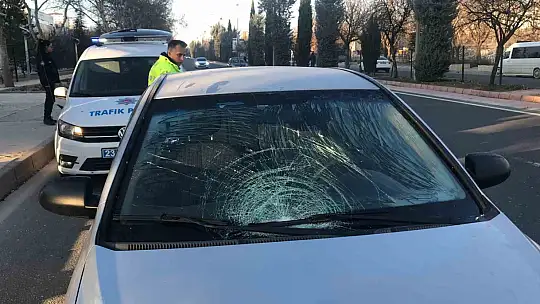 Elazığ'da otomobilin çarptığı kadın yaralandı
