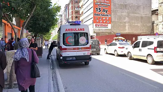 Elazığ'da otomobilin çarptığı çocuk yaralandı