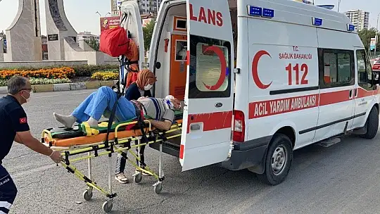 Elazığ'da otomobiller çarpıştı:2 yaralı