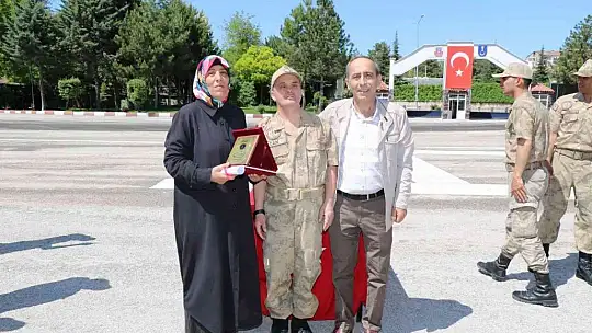 Elazığ'da özel birey asker olmanın gururunu yaşadı