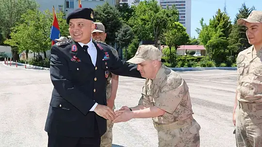 Elazığ'da özel birey asker olmanın gururunu yaşadı