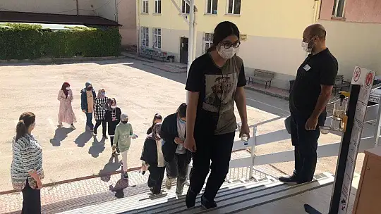 Elazığ'da pandemi tedbirleri altında LGS heyecanı