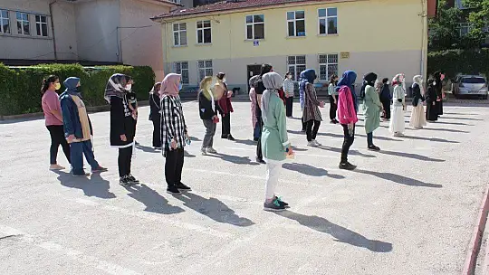Elazığ'da pandemi tedbirleri altında LGS heyecanı